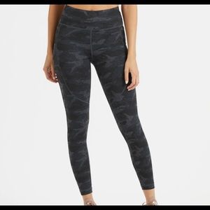 Vuori Elevation Performance Leggings EUC Small